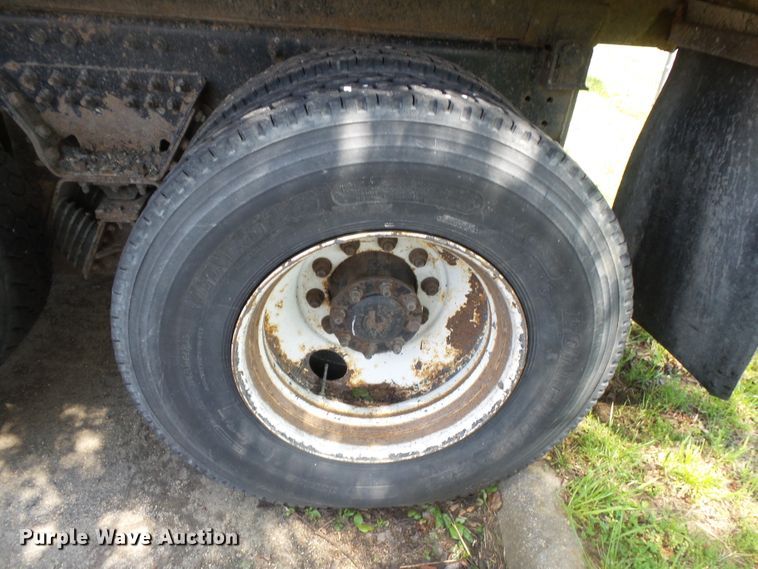 image for item DH7932 2006 International 7400 dump truck