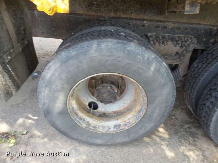 image for item DH7932 2006 International 7400 dump truck