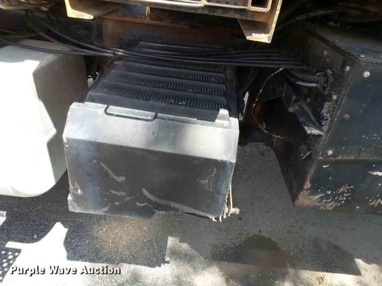 image for item DH7932 2006 International 7400 dump truck