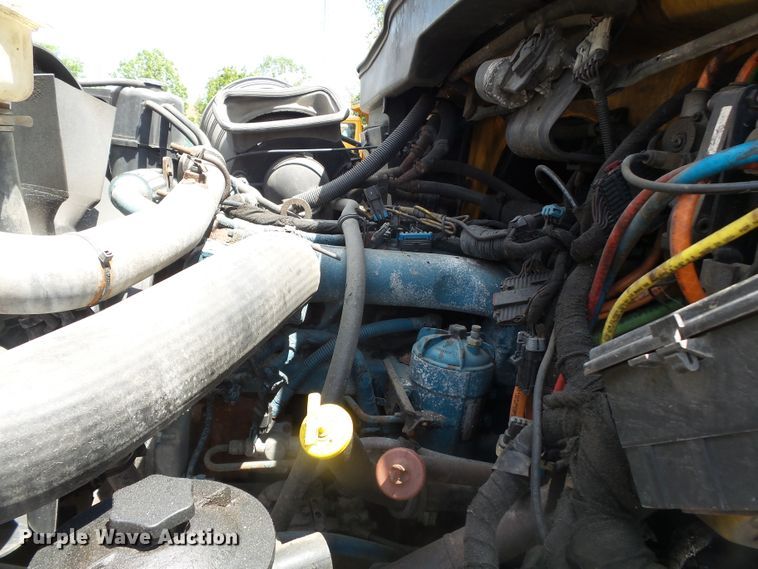 image for item DH7932 2006 International 7400 dump truck