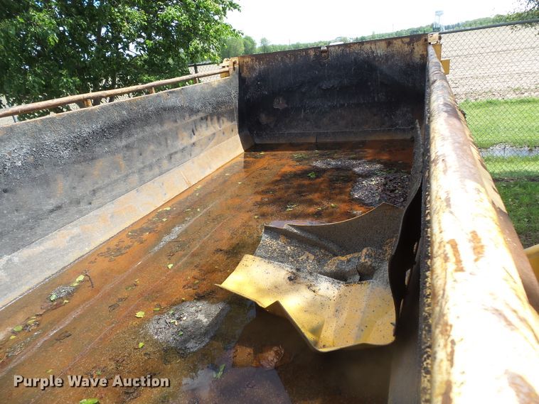 image for item DH7932 2006 International 7400 dump truck