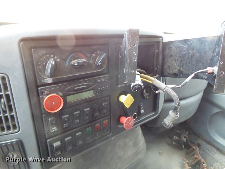 image for item DH7932 2006 International 7400 dump truck