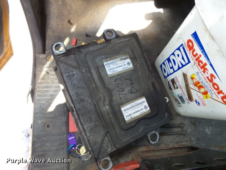 image for item DH7932 2006 International 7400 dump truck