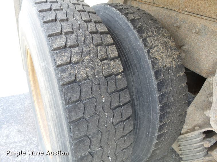 image for item DH7934 2007 International 7400 dump truck