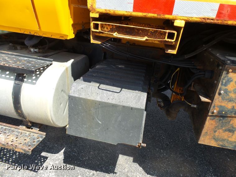 image for item DH7934 2007 International 7400 dump truck