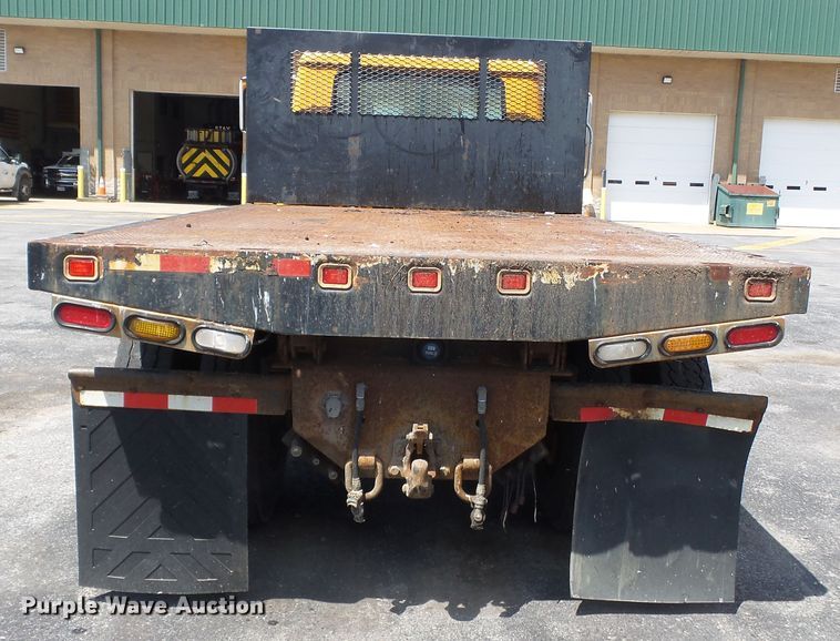 image for item DH7935 2000 International 4900 flatbed truck