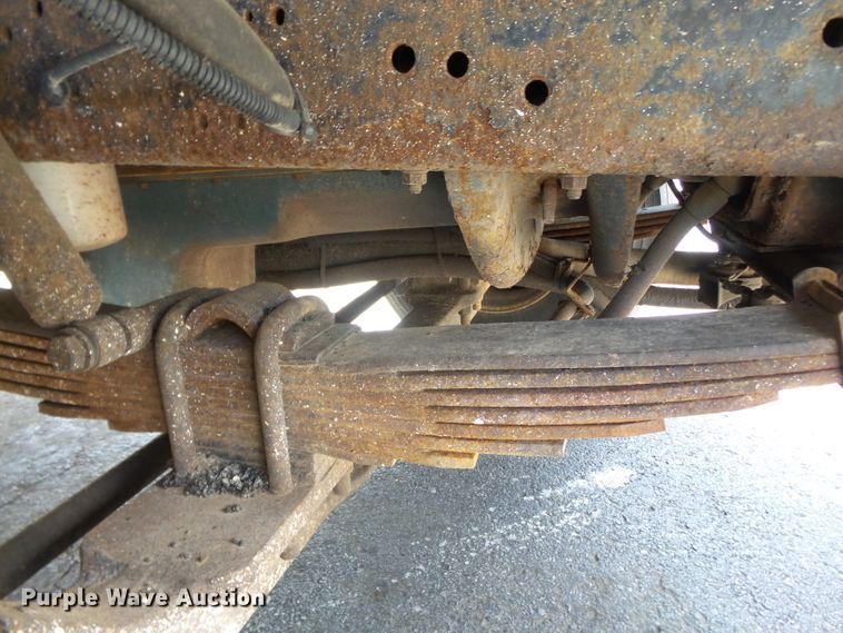 image for item DH7935 2000 International 4900 flatbed truck