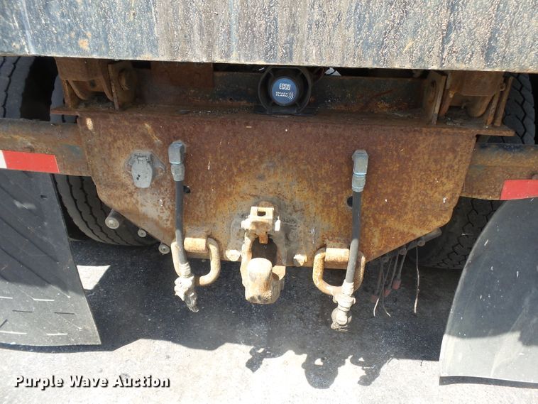 image for item DH7935 2000 International 4900 flatbed truck