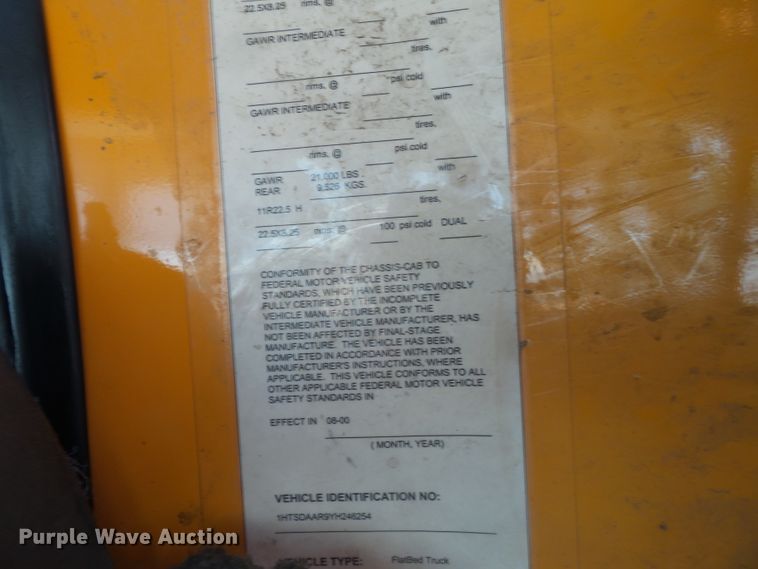 image for item DH7935 2000 International 4900 flatbed truck