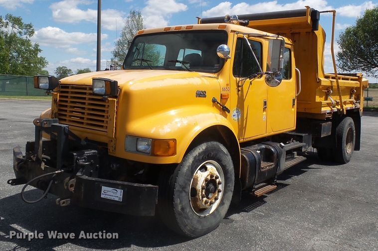image for item DH7936 2002 International 4900 Crew Cab dump truck