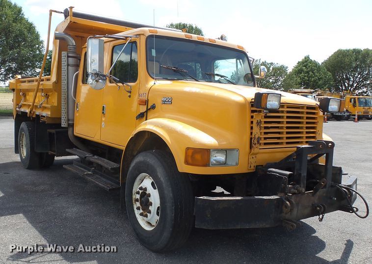 image for item DH7936 2002 International 4900 Crew Cab dump truck
