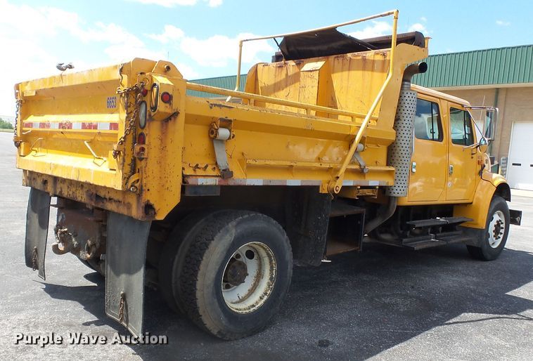 image for item DH7936 2002 International 4900 Crew Cab dump truck