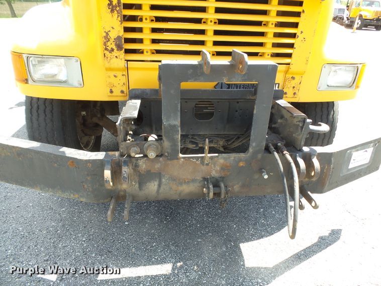 image for item DH7936 2002 International 4900 Crew Cab dump truck