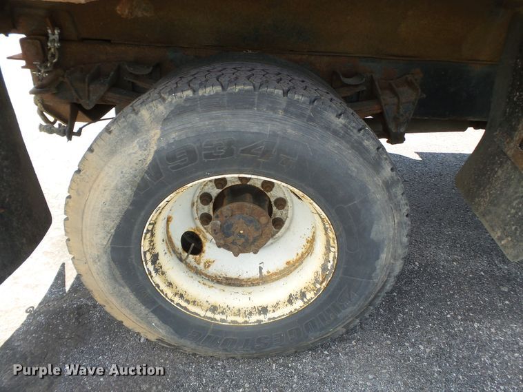 image for item DH7936 2002 International 4900 Crew Cab dump truck