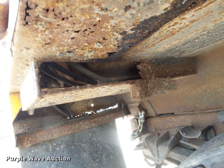 image for item DH7936 2002 International 4900 Crew Cab dump truck