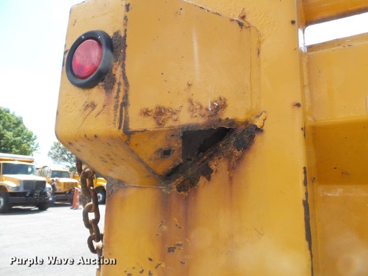 image for item DH7936 2002 International 4900 Crew Cab dump truck