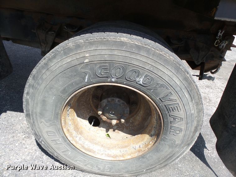 image for item DH7936 2002 International 4900 Crew Cab dump truck