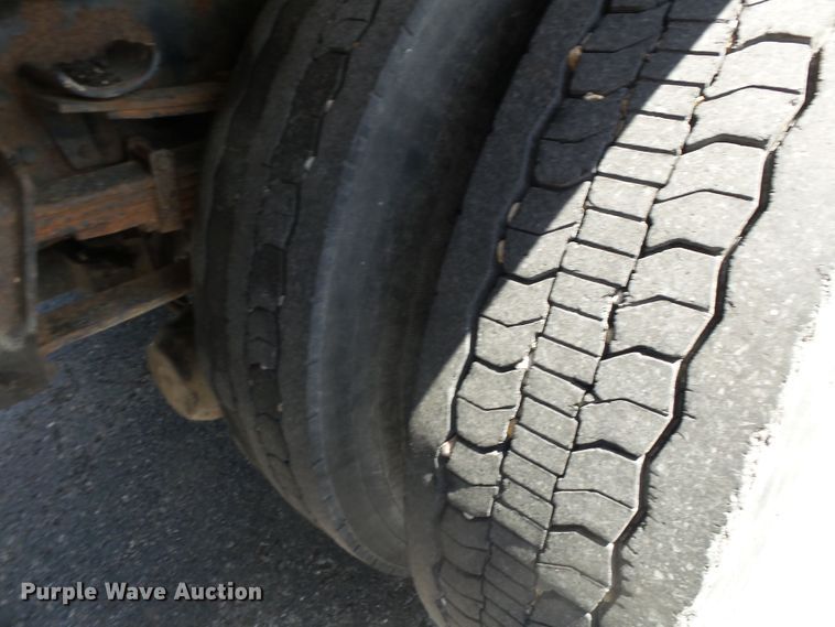 image for item DH7936 2002 International 4900 Crew Cab dump truck