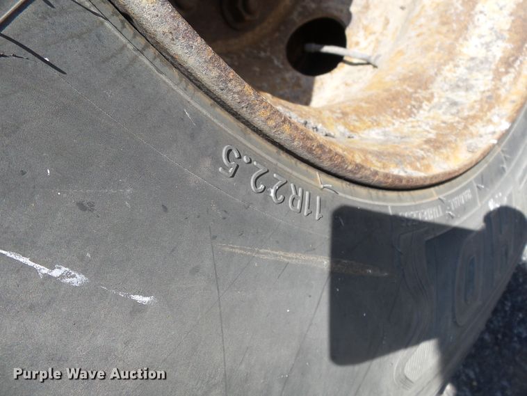 image for item DH7936 2002 International 4900 Crew Cab dump truck