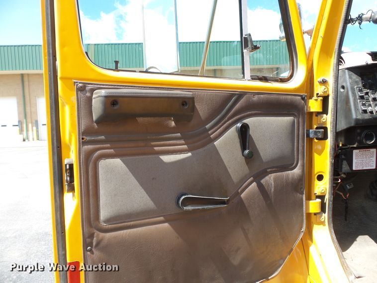 image for item DH7936 2002 International 4900 Crew Cab dump truck