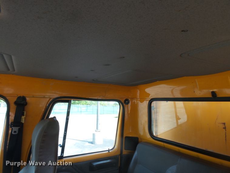 image for item DH7936 2002 International 4900 Crew Cab dump truck