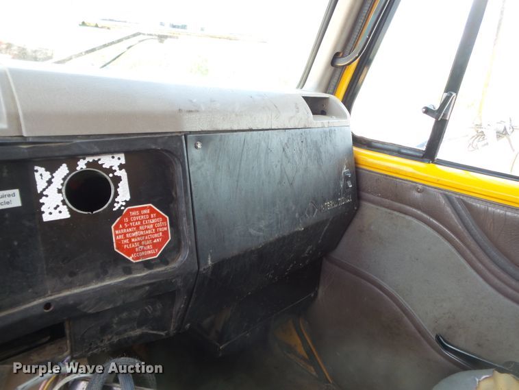 image for item DH7936 2002 International 4900 Crew Cab dump truck