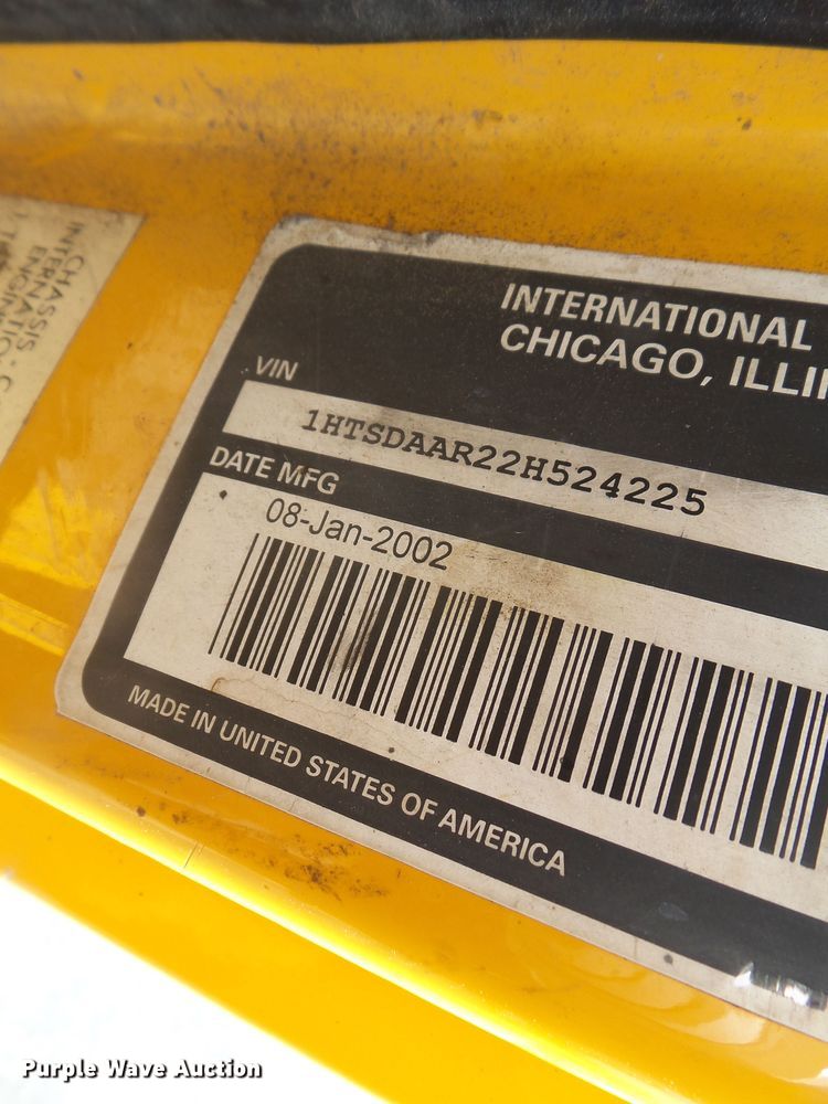 image for item DH7936 2002 International 4900 Crew Cab dump truck