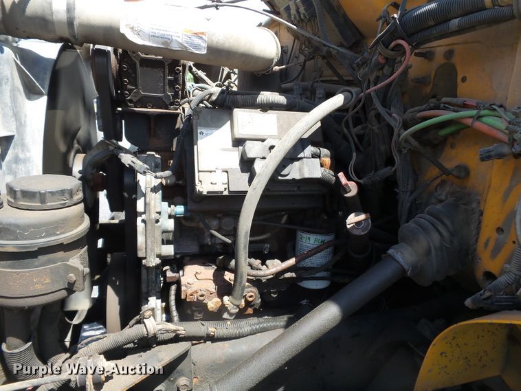 image for item DH7936 2002 International 4900 Crew Cab dump truck