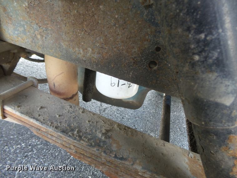 image for item DH7936 2002 International 4900 Crew Cab dump truck