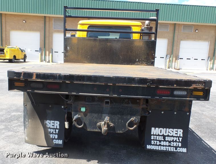 image for item DH7937 2002 International 4900 Crew Cab flatbed truck