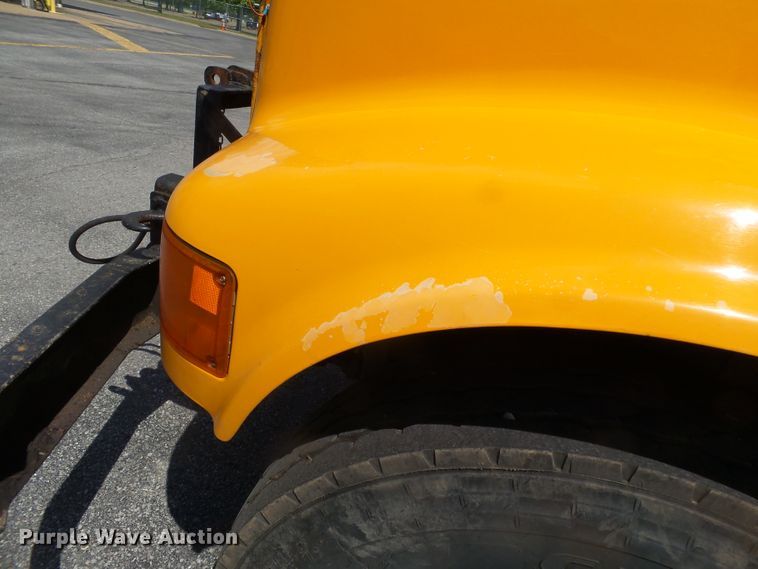 image for item DH7937 2002 International 4900 Crew Cab flatbed truck