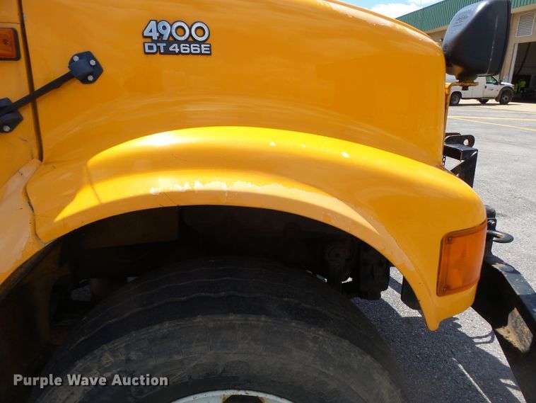 image for item DH7937 2002 International 4900 Crew Cab flatbed truck