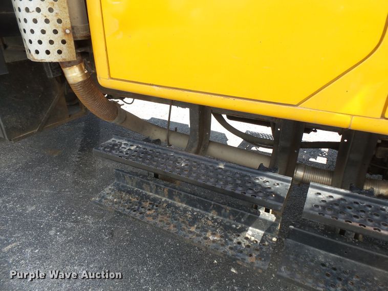 image for item DH7937 2002 International 4900 Crew Cab flatbed truck