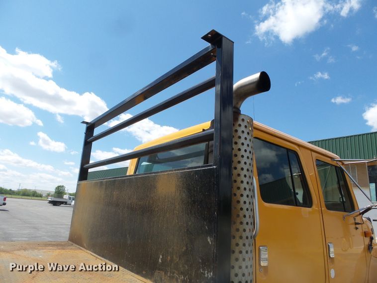 image for item DH7937 2002 International 4900 Crew Cab flatbed truck