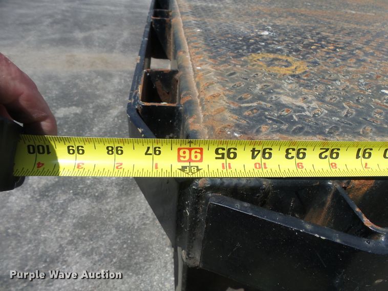 image for item DH7937 2002 International 4900 Crew Cab flatbed truck