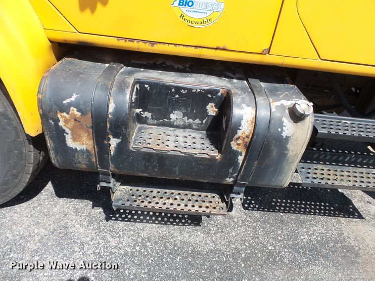 image for item DH7937 2002 International 4900 Crew Cab flatbed truck