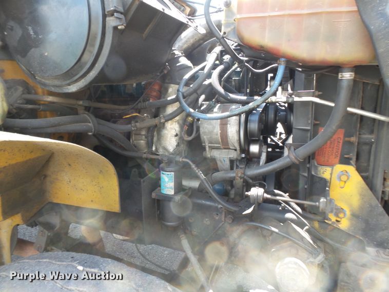 image for item DH7937 2002 International 4900 Crew Cab flatbed truck