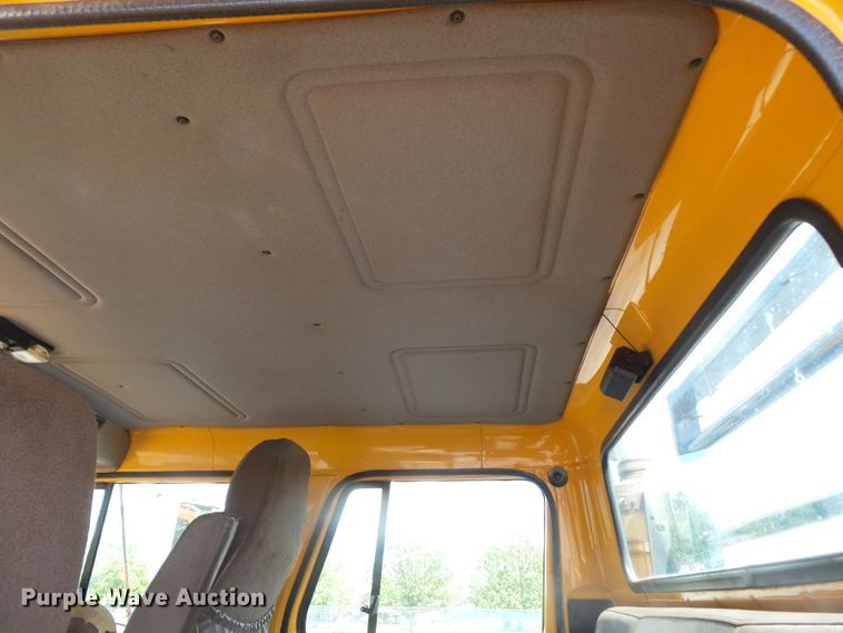 image for item DH7937 2002 International 4900 Crew Cab flatbed truck