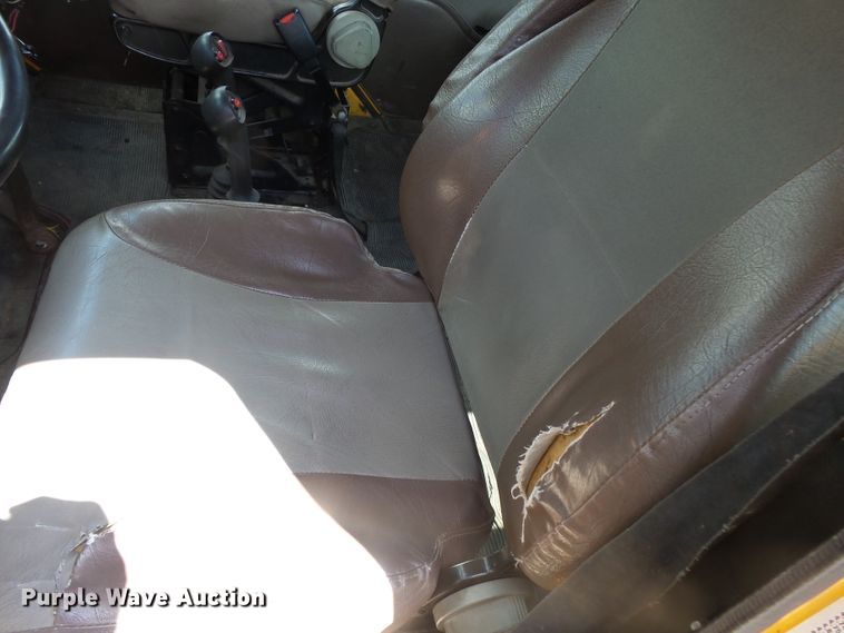 image for item DH7937 2002 International 4900 Crew Cab flatbed truck