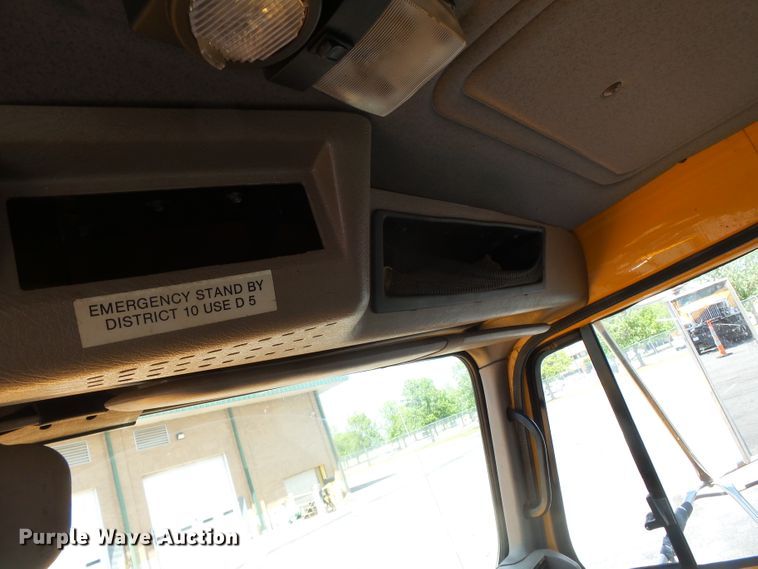 image for item DH7937 2002 International 4900 Crew Cab flatbed truck