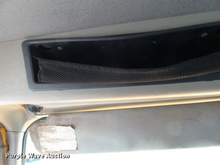 image for item DH7937 2002 International 4900 Crew Cab flatbed truck