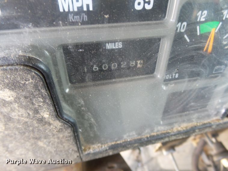 image for item DH7937 2002 International 4900 Crew Cab flatbed truck