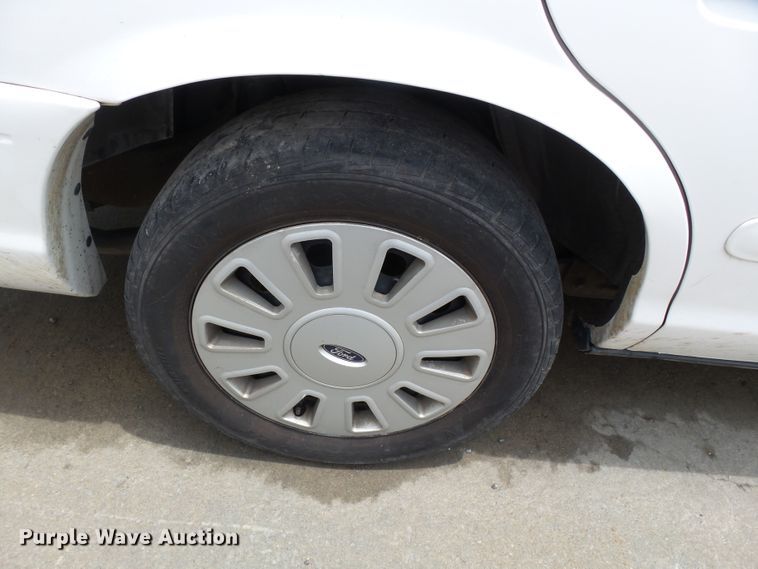 image for item DH7974 2008 Ford Crown Victoria Police Interceptor