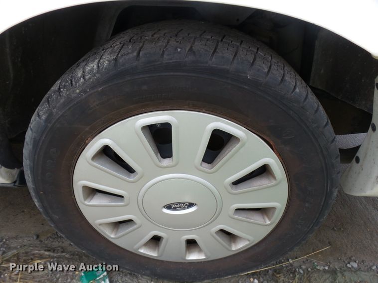 image for item DH7974 2008 Ford Crown Victoria Police Interceptor