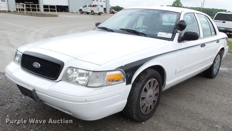 image for item DH7975 2010 Ford Crown Victoria Police Interceptor