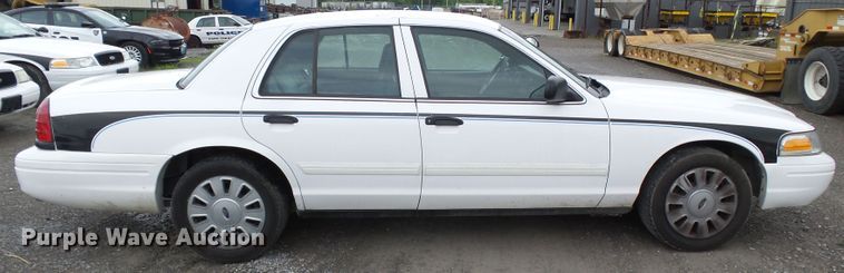 image for item DH7975 2010 Ford Crown Victoria Police Interceptor