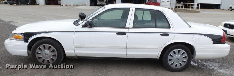 image for item DH7975 2010 Ford Crown Victoria Police Interceptor