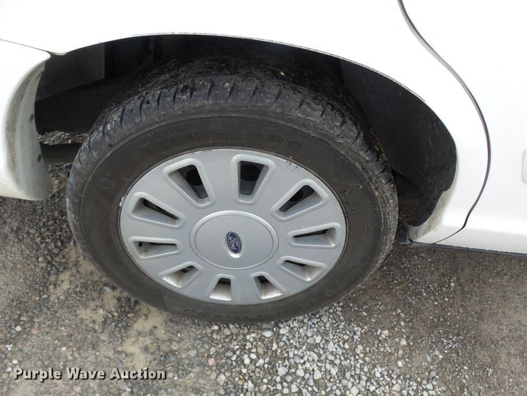 image for item DH7975 2010 Ford Crown Victoria Police Interceptor