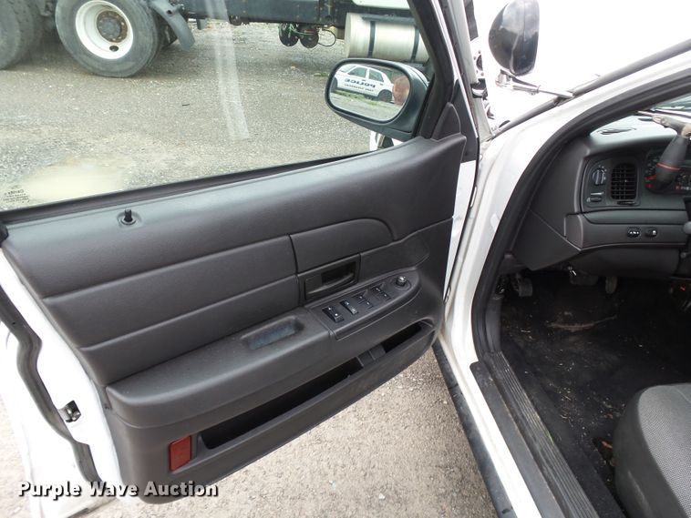 image for item DH7975 2010 Ford Crown Victoria Police Interceptor