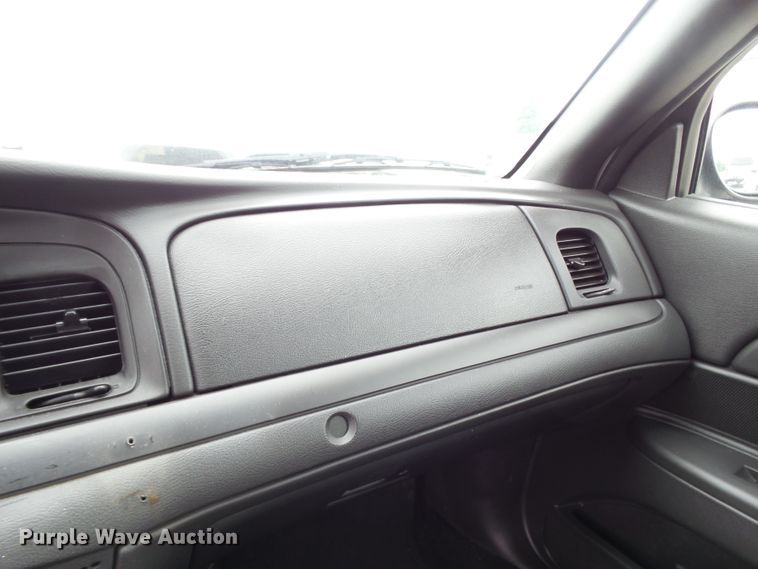 image for item DH7975 2010 Ford Crown Victoria Police Interceptor